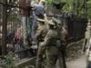 De Tsjechische politie probeert'muurspringers' te verhinderen gemist - {channelnamelong} (Gemistgemist.nl)