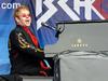 Elton John - {channelnamelong} (Replayguide.fr)