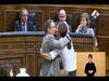 Beso de Pablo Iglesias y Domenech en la Sesión de Investidura - {channelnamelong} (TelealaCarta.es)