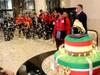 L&#039;énorme gâteau pour les 26 ans de Salah - {channelnamelong} (Replayguide.fr)