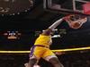 NBA [Dunk of the Night] LeBron baptise le cercle - {channelnamelong} (Super Mediathek)