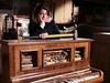 Tunes for Tyrants: Music and Power with SuzyKlein... - {channelnamelong} (TelealaCarta.es)